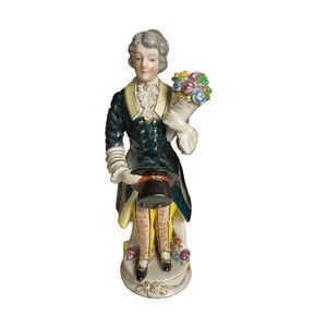 Vintage Ucagco Ceramics Colonial Man Porcelain Figurine Made‎ In Japan